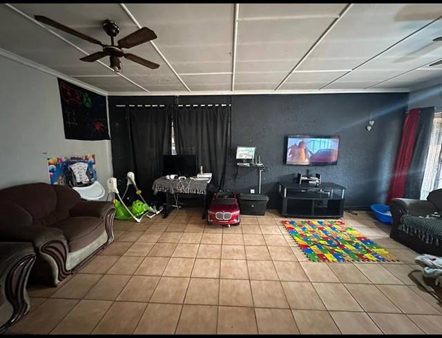 3 BEDROOM HOUSE FOR SALE IN ELSBURG